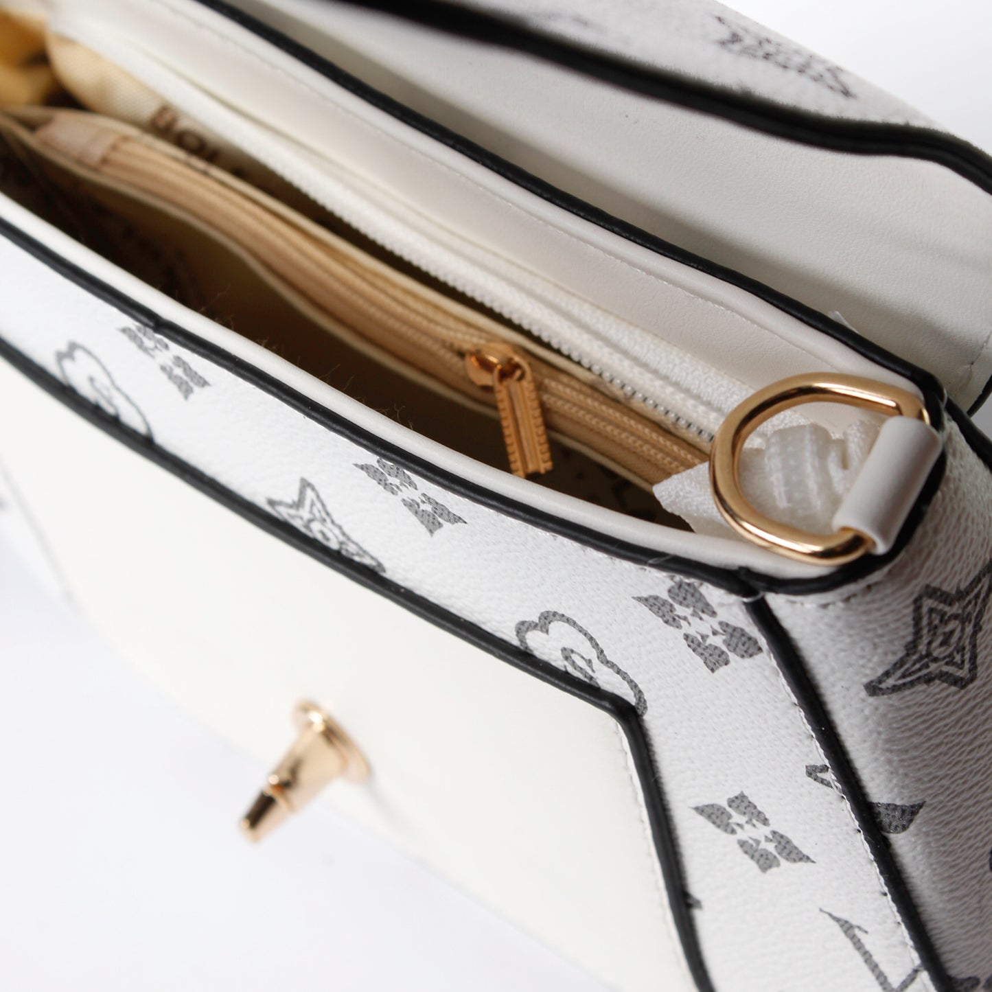 Bolso Manos Libres L22 – Estilo Diario con Toques Dorados